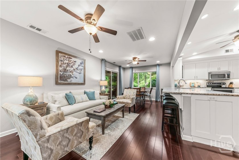 Welcome home to this beautifully remodeled 3-bedroom, 2-bath - photo 35