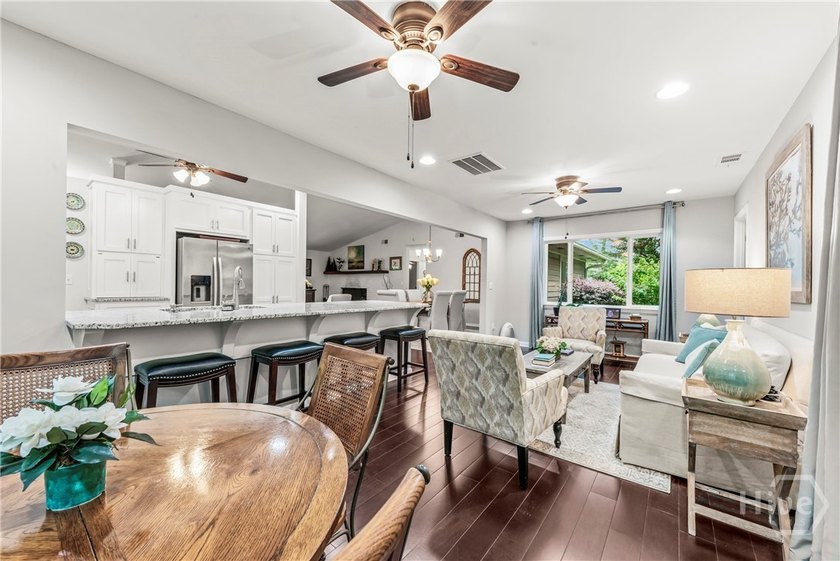Welcome home to this beautifully remodeled 3-bedroom, 2-bath - photo 38