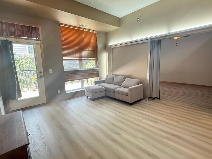 Beautiful condo with all NEW vinyl plank flooring by the - photo 4
