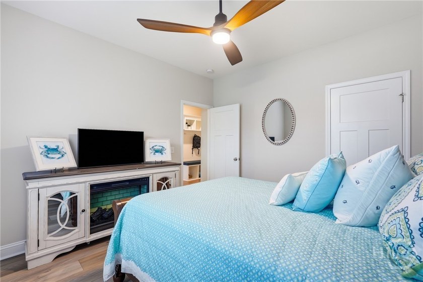 Located in Richmond Hill's *Belfast Lake* Community- this home - photo 34
