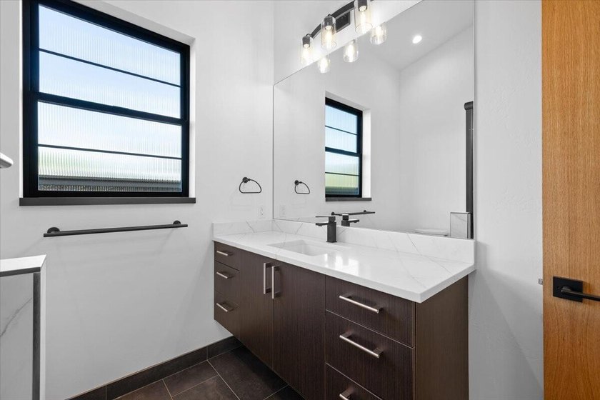 Stunning new construction in Ashland's Magnolia Meadows! This - photo 34