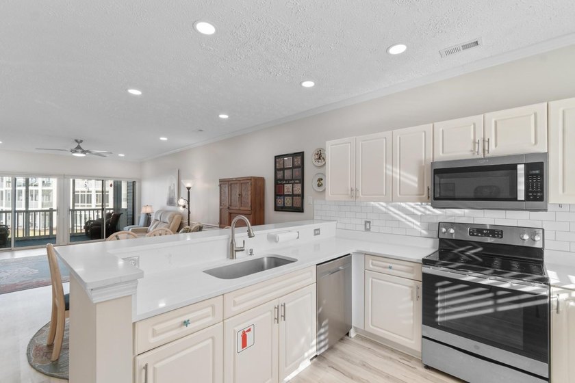 Don't miss your chance to own this beautifully updated 2-bedroom - photo 6