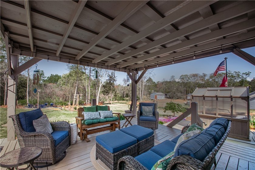 COZY in the COUNTRY! This home is immaculate and has so many - photo 41