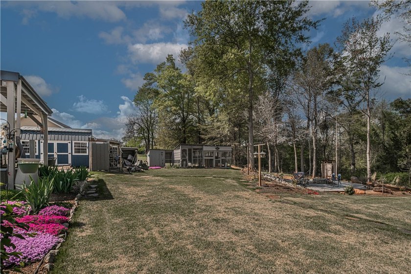 COZY in the COUNTRY! This home is immaculate and has so many - photo 44