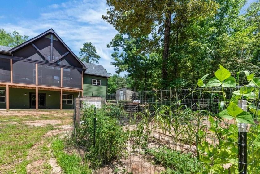 Discover a dream haven for hobbyists, hunters, and those seeking - photo 50