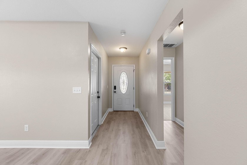 Move-in ready and built in 2014, this charming patio home offers - photo 7