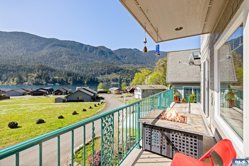 A rare opportunity to own a true slice of paradise on Lake - photo 21