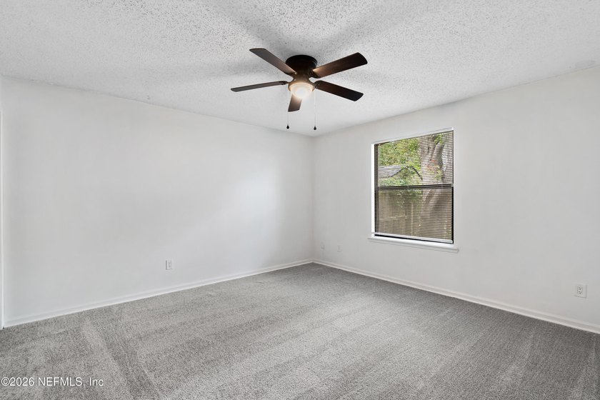 Welcome home to this beautifully maintained 3-bedroom - photo 22