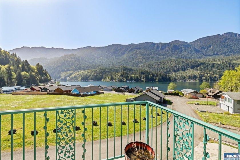 A rare opportunity to own a true slice of paradise on Lake - photo 33