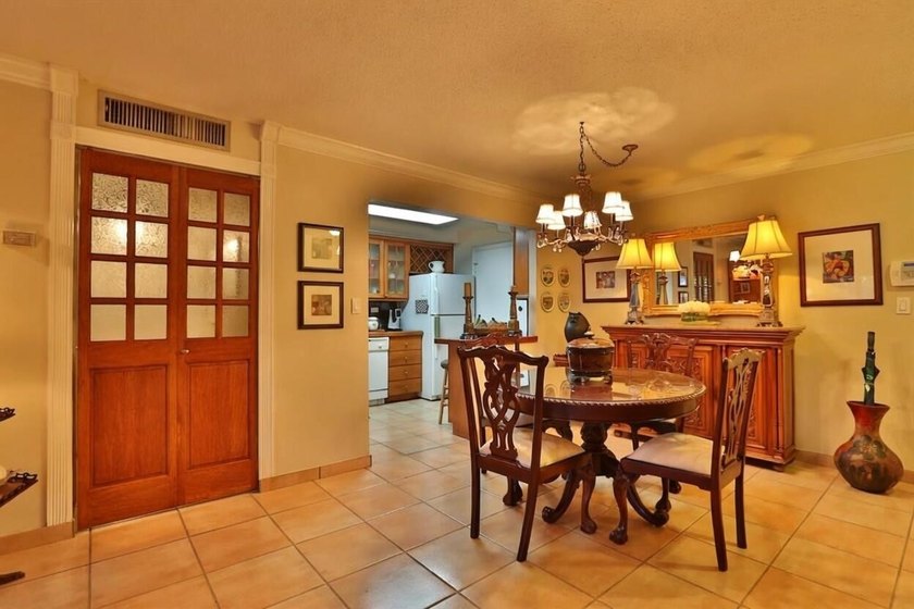 INVESTOR'S DREAM! Long-term tenant has lived in the unit for - photo 2