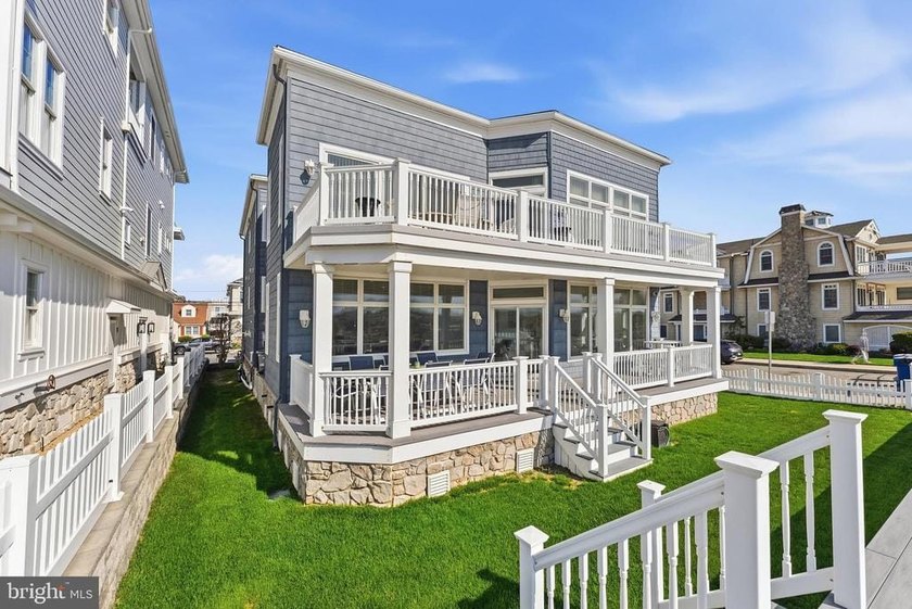 Oceanfront Southend location ' 5 bedrooms ' Covered private - photo 5