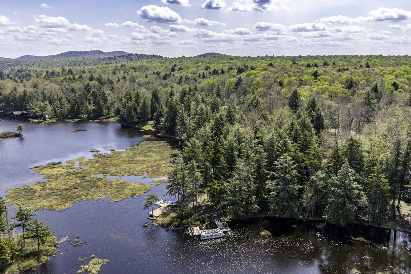 Located on the sought-after ''Golden Mile'' just minutes from - photo 8