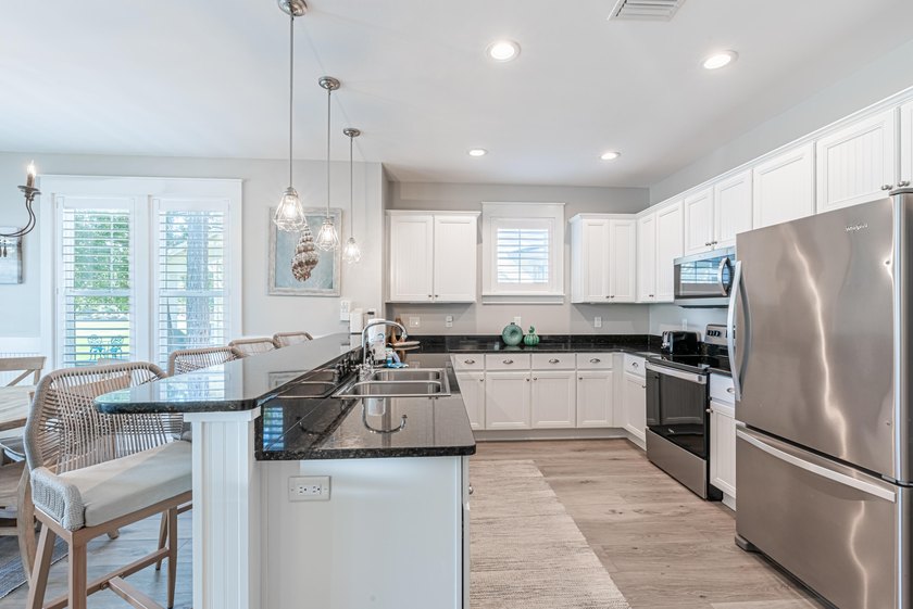 Calling all investors! This renovated Laurel Grove cottage - photo 9