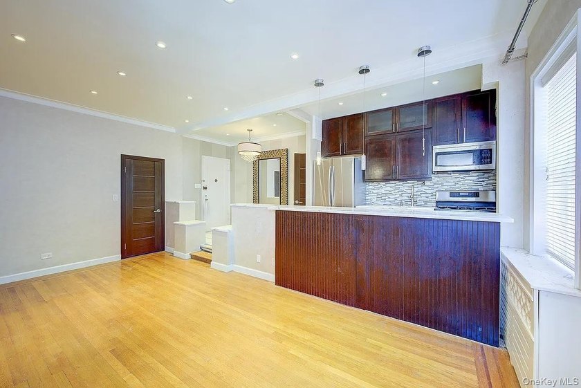 THE APARTMENT: Welcome to #6F - a quiet and bright, nicely sized - photo 2