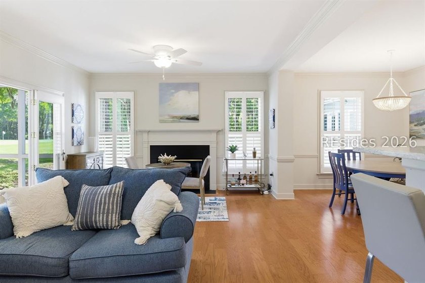 RARE 4-Bedroom - 3 Bathroom End-Unit Townhome with VIEWS of - photo 6