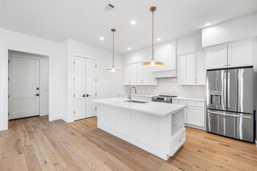 Newly built in Santa Rosa Beach, 35 K Street delivers quality - photo 8