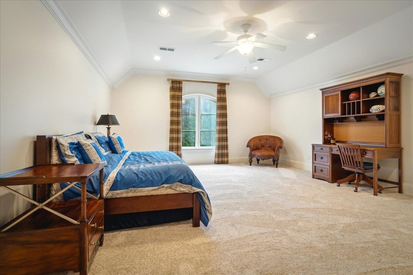 Once-in-a-generation Germantown estate behind a private gated - photo 22