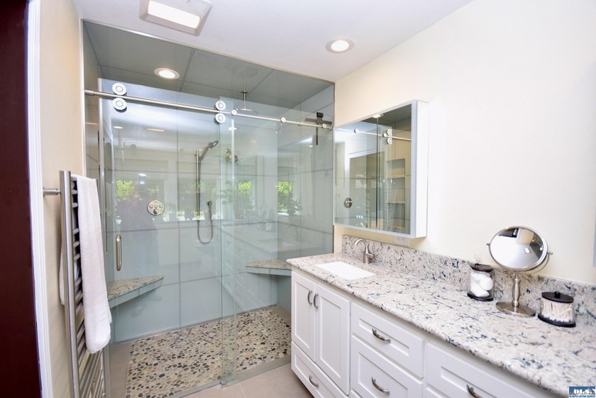 Experience the perfect blend of privacy, luxury, and outdoor - photo 23