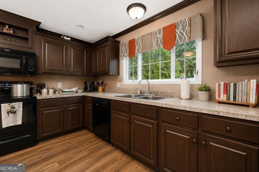 Great newer home in a quiet lake neighborhood with GREAT - photo 9