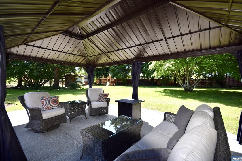 Experience the perfect blend of privacy, luxury, and outdoor - photo 29