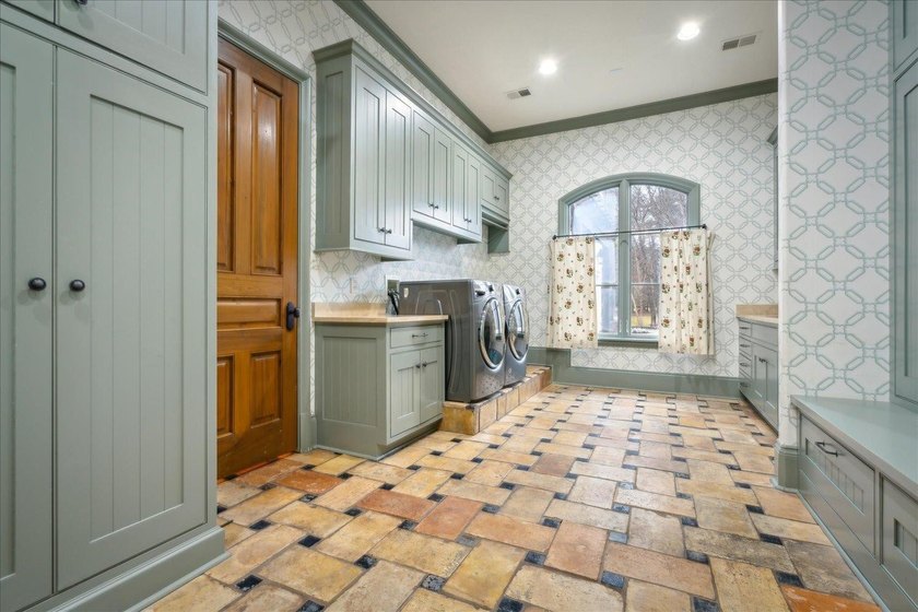Once-in-a-generation Germantown estate behind a private gated - photo 31