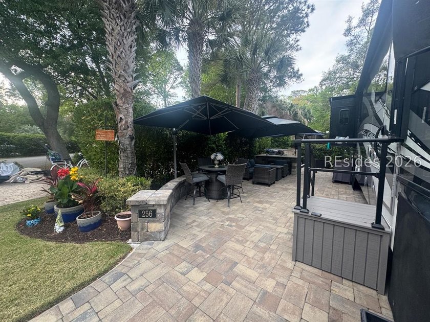RV LOT WITH OUTDOOR KITCHEN! This amazing RV Lot has a newer - photo 2