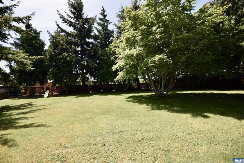 Experience the perfect blend of privacy, luxury, and outdoor - photo 35