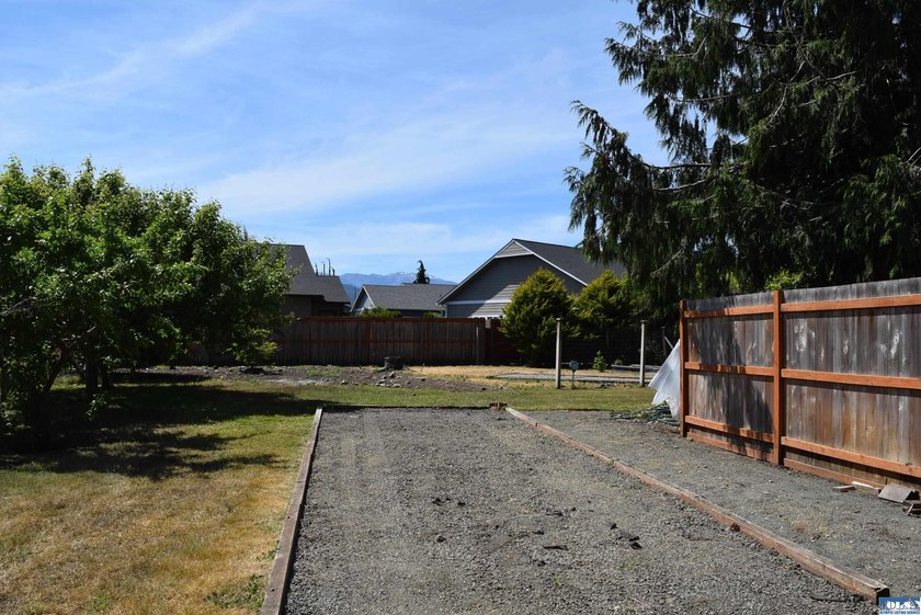 Experience the perfect blend of privacy, luxury, and outdoor - photo 40