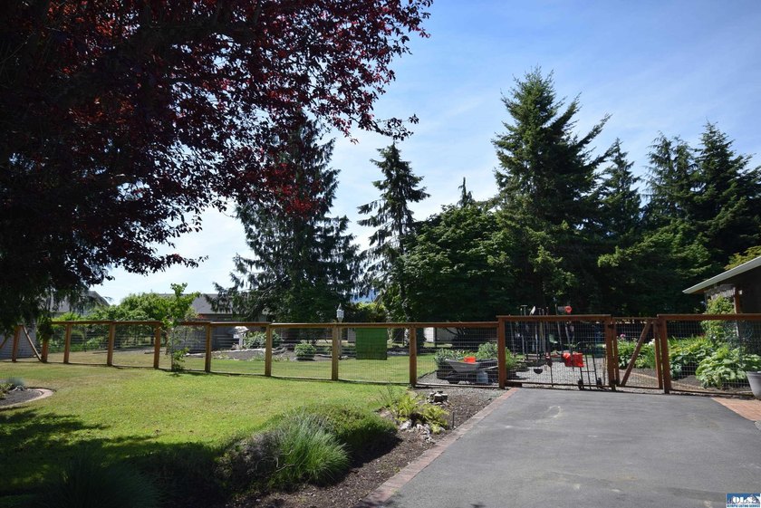 Experience the perfect blend of privacy, luxury, and outdoor - photo 43