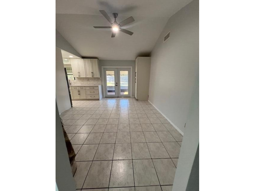 Wonderful home in La Mancha! No HOA! 3 bedrooms, 2 bathrooms, 2 - photo 6