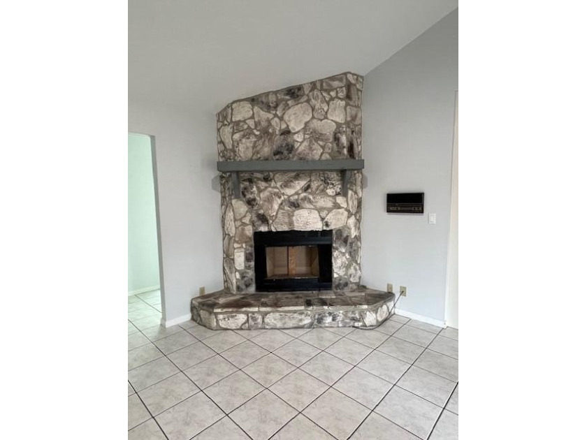 Wonderful home in La Mancha! No HOA! 3 bedrooms, 2 bathrooms, 2 - photo 9