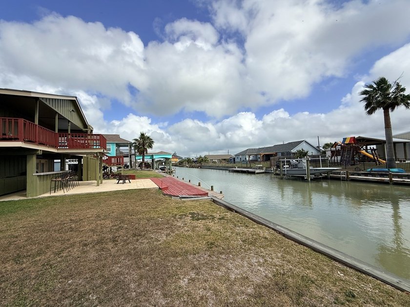 Welcome to laid-back Texas coastal living where fishing, boating - photo 39
