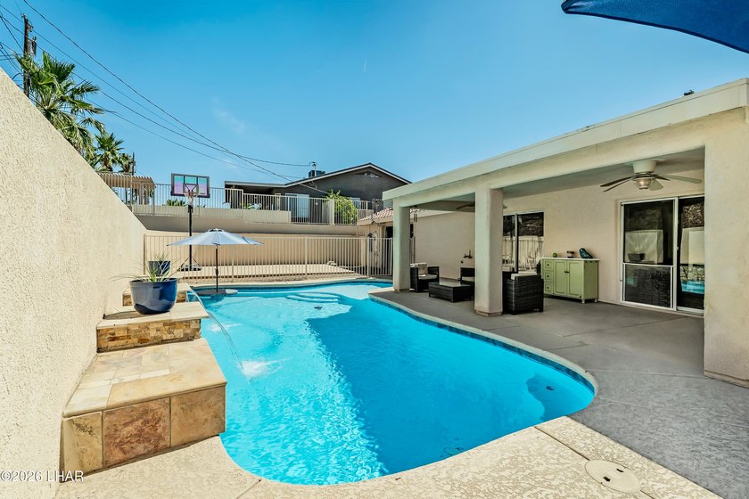 Energy-efficient solar pool home with 4 bedrooms, 3 bathrooms - photo 27