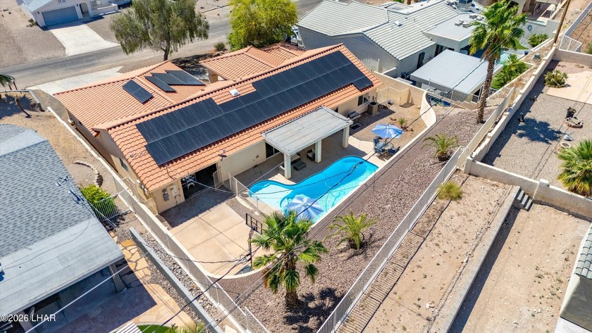 Energy-efficient solar pool home with 4 bedrooms, 3 bathrooms - photo 34