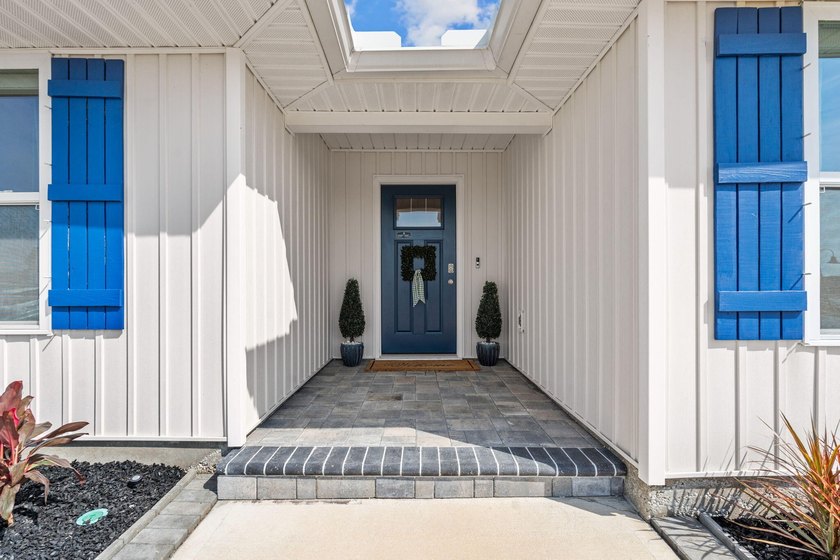 If you've been waiting for a home that turns heads, this is it! - photo 4