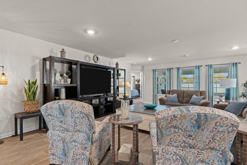If you've been waiting for a home that turns heads, this is it! - photo 9