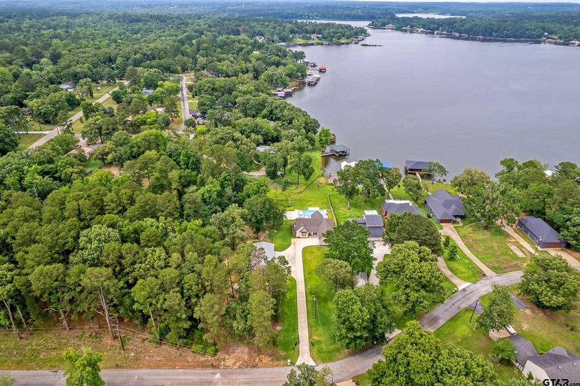 Exceptional waterfront retreat built in 2024 and perfectly - photo 9
