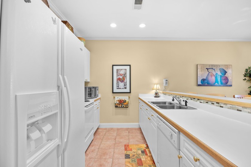 Pack your bags and step into a fully furnished, turnkey - photo 4