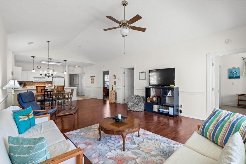 Welcome to 4870 Dahlia Ct, a well-maintained 3BR/2BA condo in - photo 12