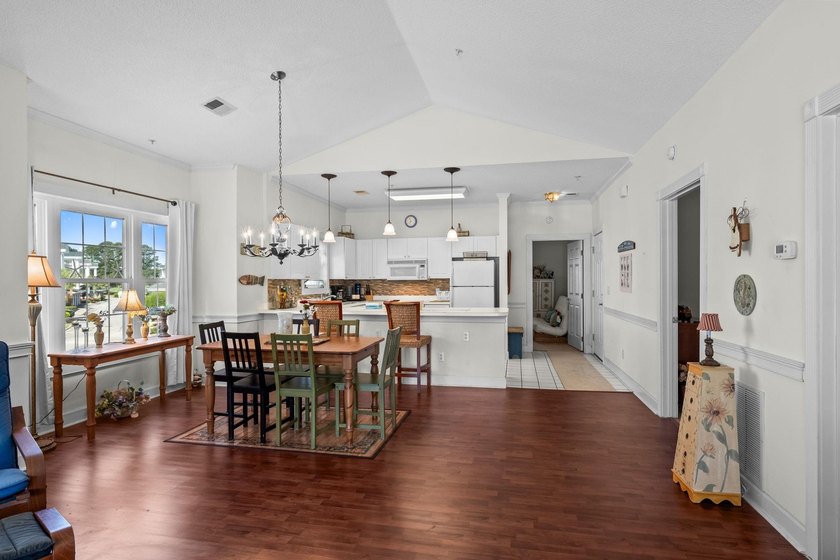 Welcome to 4870 Dahlia Ct, a well-maintained 3BR/2BA condo in - photo 14