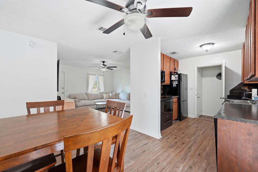 Who says you can't have it all? This 3-bedroom, 2-bath charmer - photo 9