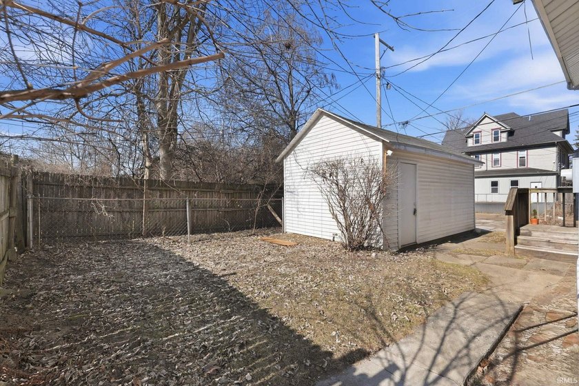 *Great investment opportunity with this well-maintained duplex - photo 4