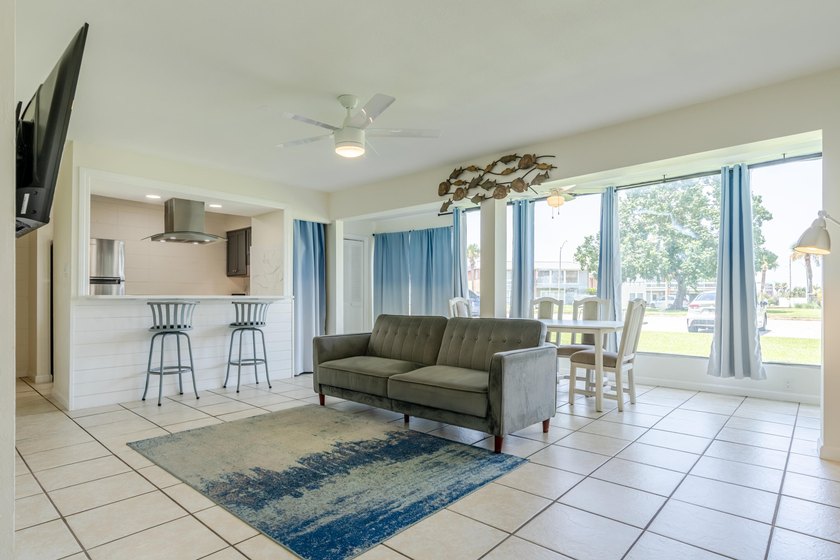 Vacant Easy Show! Ground Floor Condo Steps to the pool, HVAC - photo 3