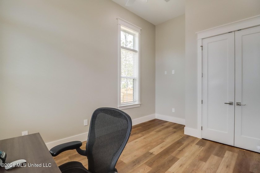Luxury doesn't have to mean more square footage. This nearly-new - photo 19