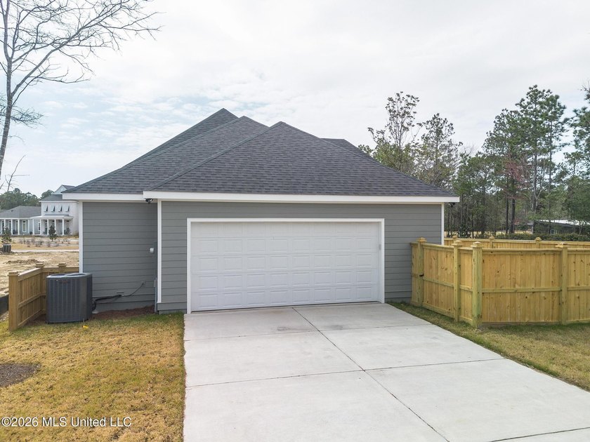 Luxury doesn't have to mean more square footage. This nearly-new - photo 30