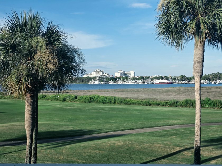 FURNISHED! GOLF CART INCLUDED! BAY, MARINA &amp; GOLF COURSE VIEWS! - photo 8