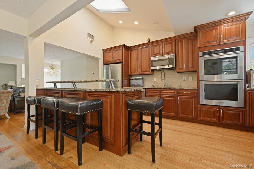 Welcome to this stunning, fully expanded and custom-designed - photo 7