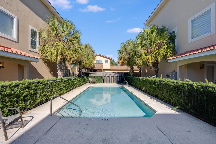 Turn-key beach retreat just minutes from 30A, Inlet Beach, and - photo 2