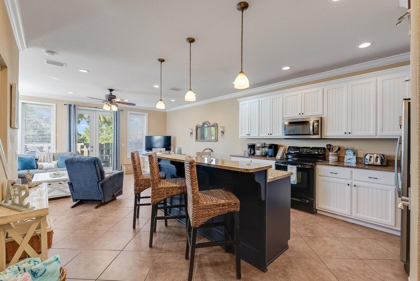 Turn-key beach retreat just minutes from 30A, Inlet Beach, and - photo 4