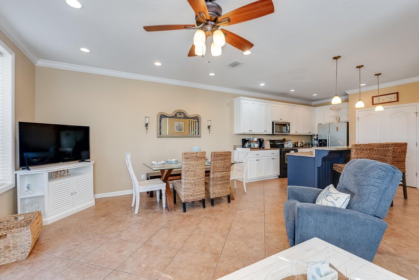 Turn-key beach retreat just minutes from 30A, Inlet Beach, and - photo 9
